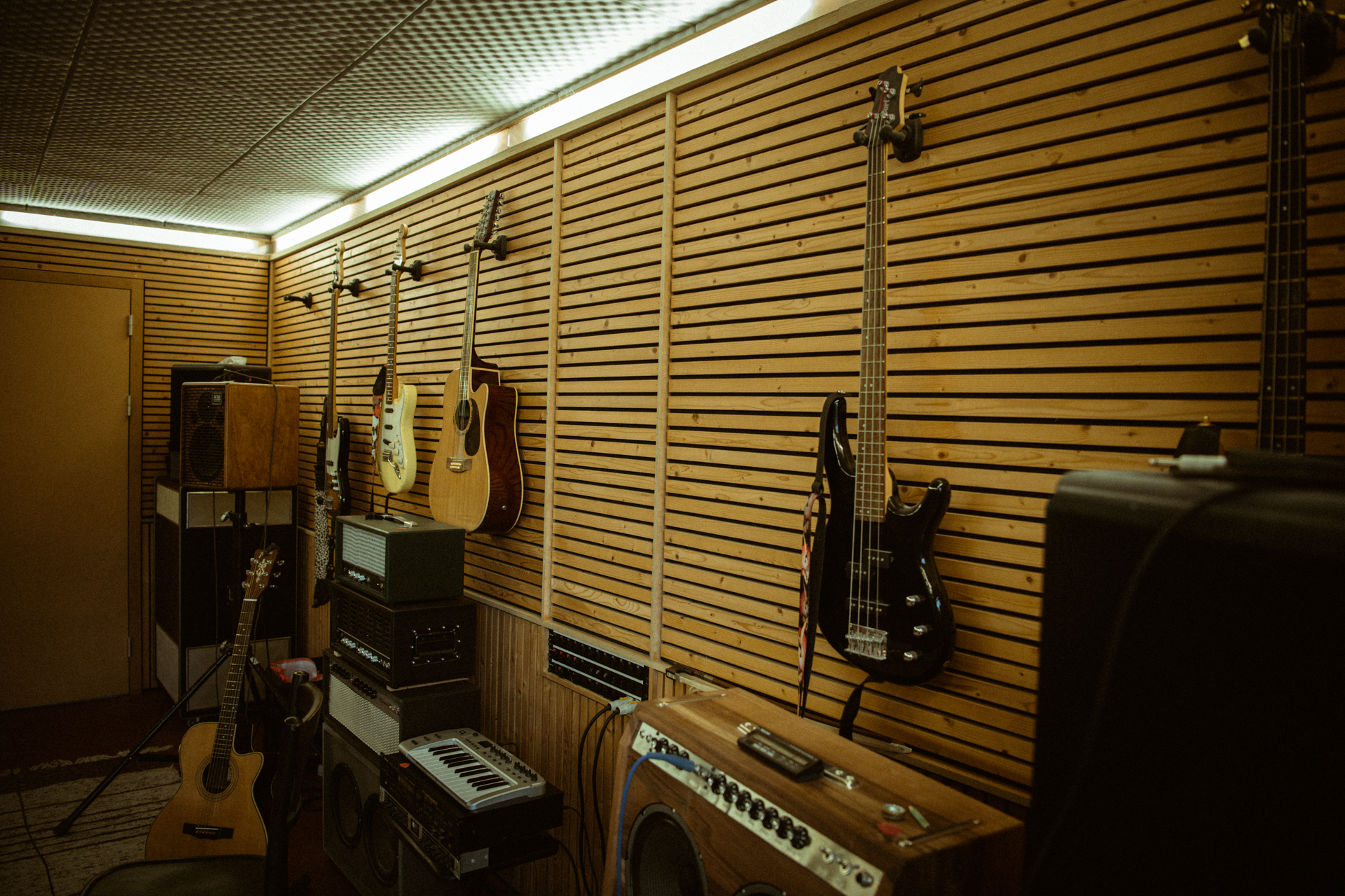 Gitarren in Tonstudio