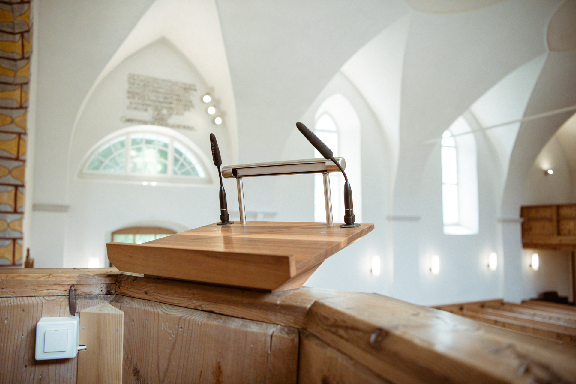 Schwanenhals Mikrofone auf Kanzel