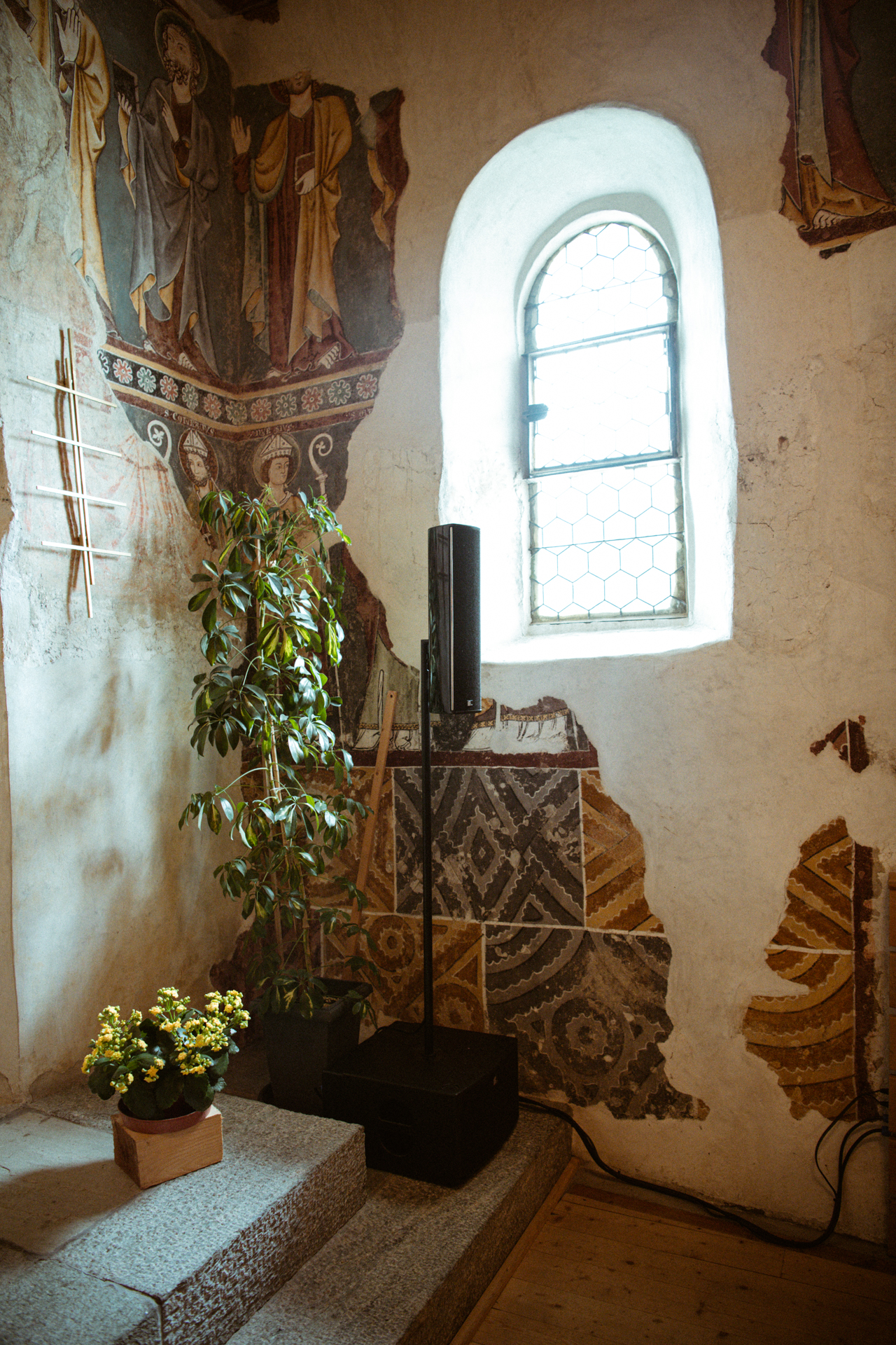 Fohhn Lautsprecher Subwoofer mit Stativ